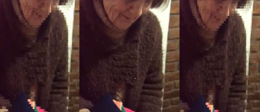 Tiene 89 años y tejió vinchas de lana para donar a una escuela de San Rafael