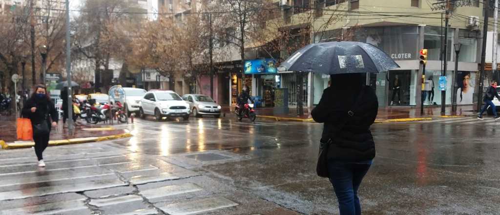 Continúa el alerta amarilla por lluvias para Mendoza durante este martes