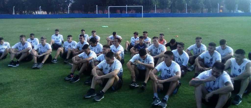 Dos futbolistas del ascenso metropolitano tienen coronavirus