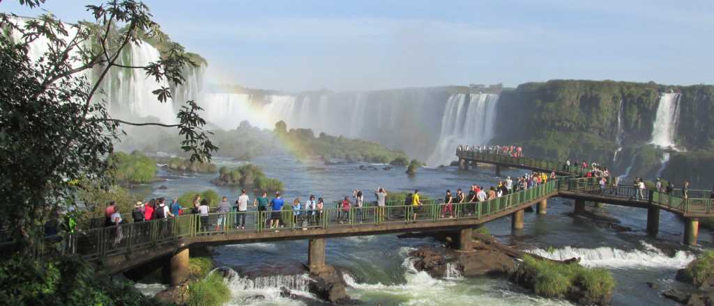 Brasil reactiva el turismo a pesar de no haber llegado al pico de coronavirus