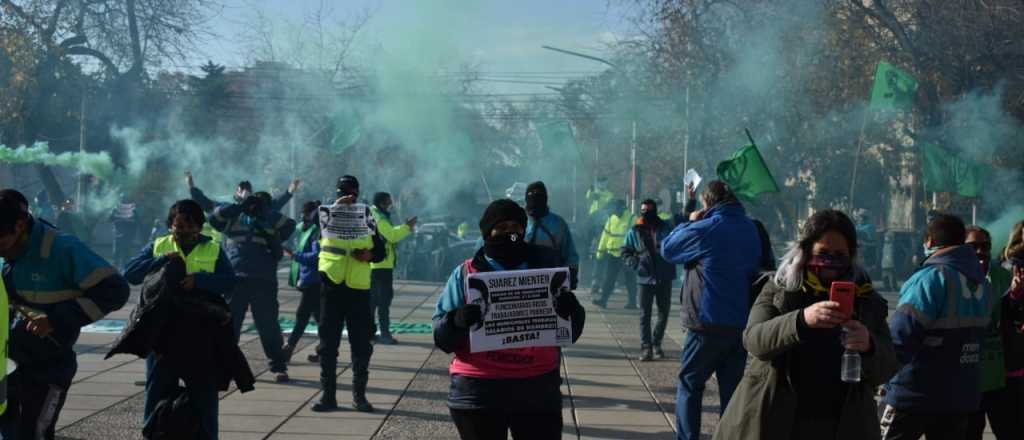 El intendente Suarez denunció a ATE por daños y agresiones