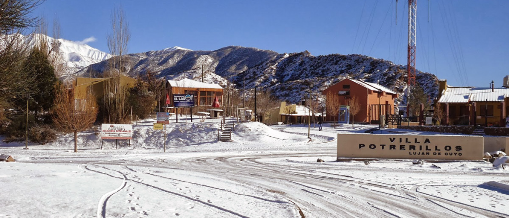 Video: intensa nevada en Potrerillos 