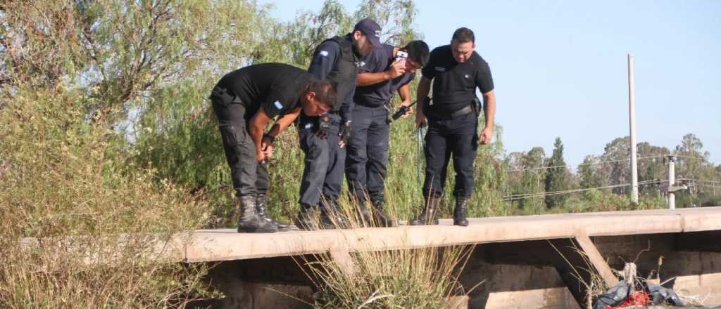 Encontraron el cadáver de un joven que cayó a un canal en Rivadavia