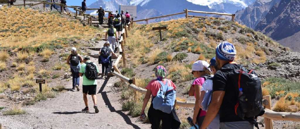 Andinistas juntan alimentos y ropa para vecinos de Uspallata y Alta Montaña