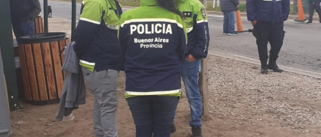 Un joven se disfrazó de policía para entrar a Villa Gesell y ver a su novia