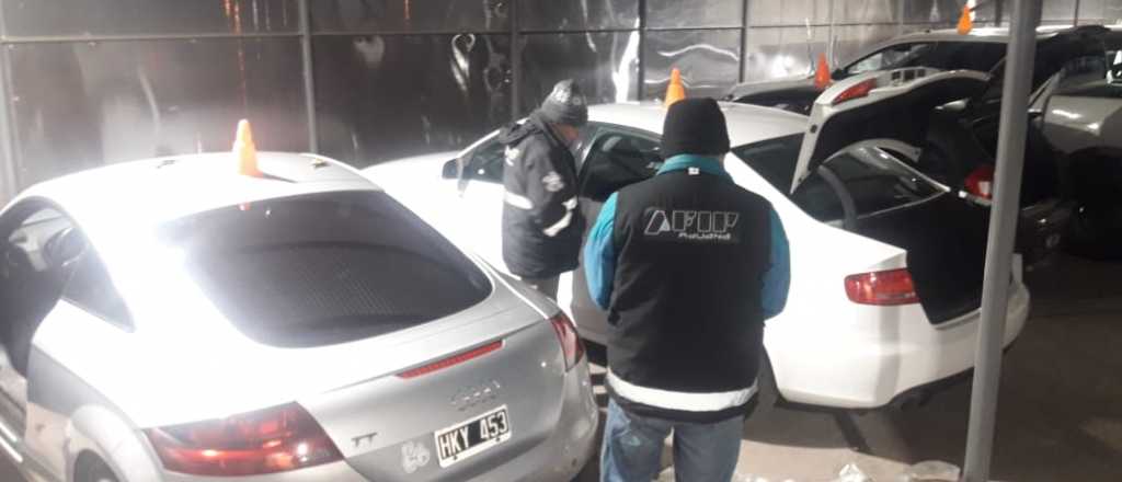 Cayó un dealer que hacía delivery de "merca" en un Mini Cooper