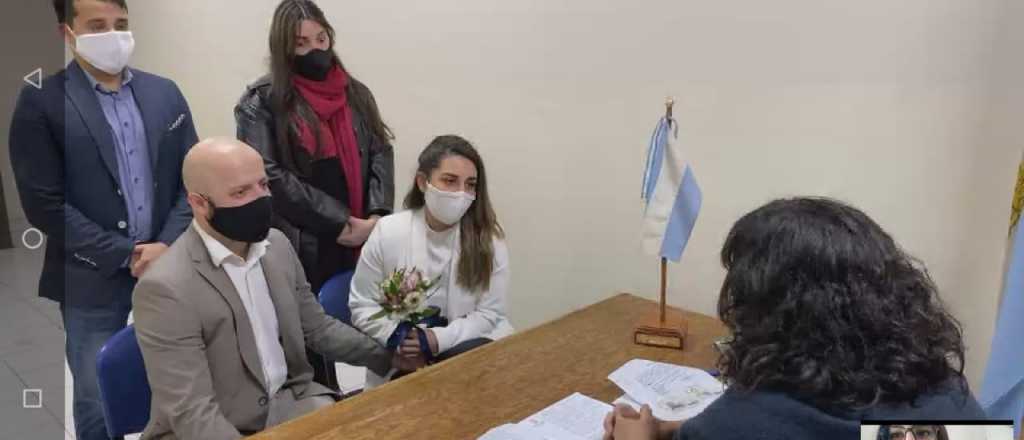 Se celebró la primera boda virtual de Luján con invitados de todo el mundo