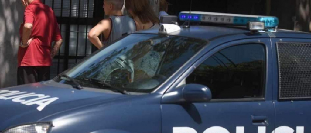 Auxiliaron a un hombre que salió desde Mendoza caminando para volver a Neuquén