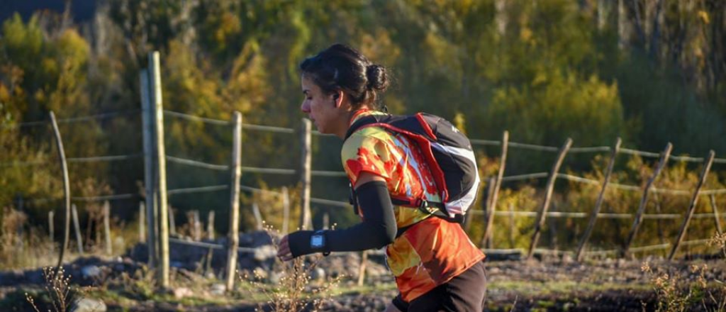 Una mendocina entrena en una finca para subir el Aconcagua en tiempo récord