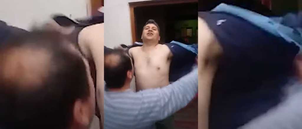 Un concejal hizo una fiesta clandestina y se filmó haciendo un striptease