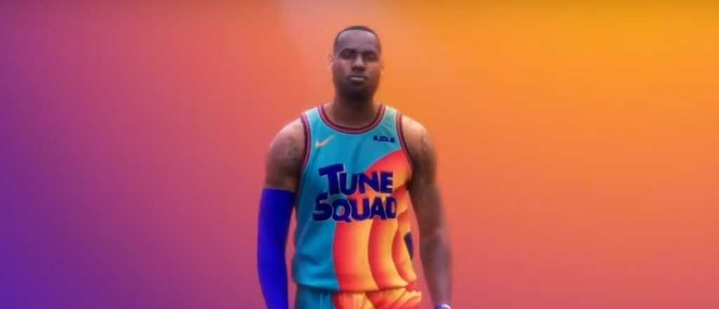 LeBron James mostró la camiseta que usará en "Space Jam 2"