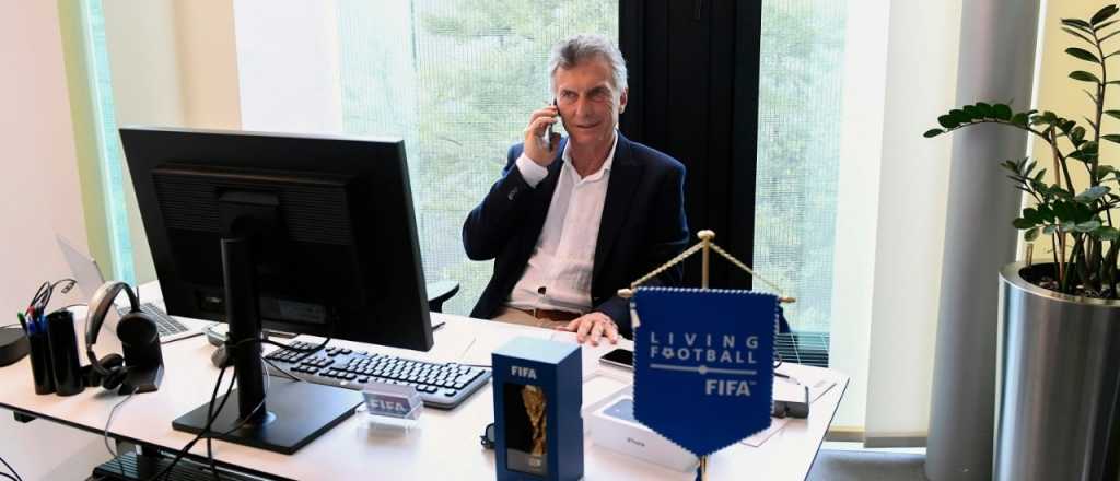 La primera foto de Macri en las oficinas de la Fundación FIFA en Suiza