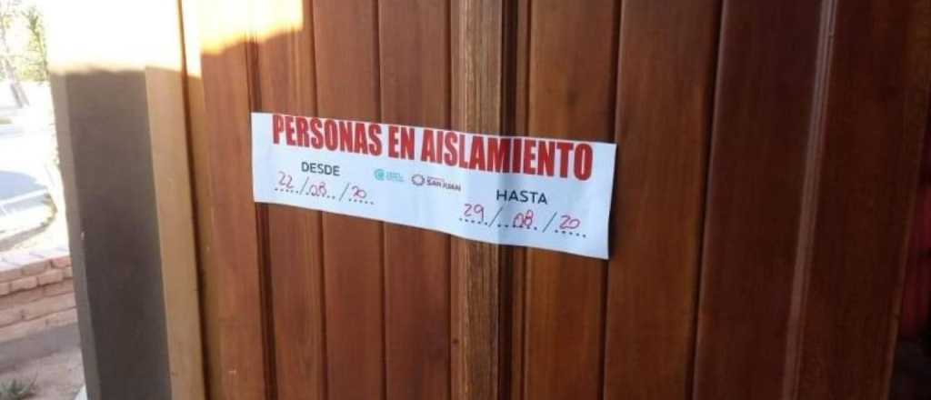 Ponen fajas de aislamiento en casas de San Juan