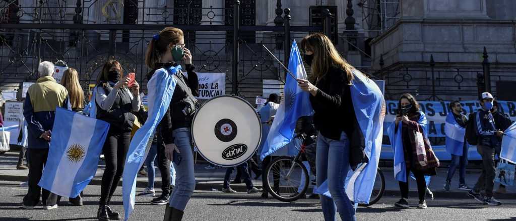 Banderazo: así protestan en el Congreso contra la Reforma 