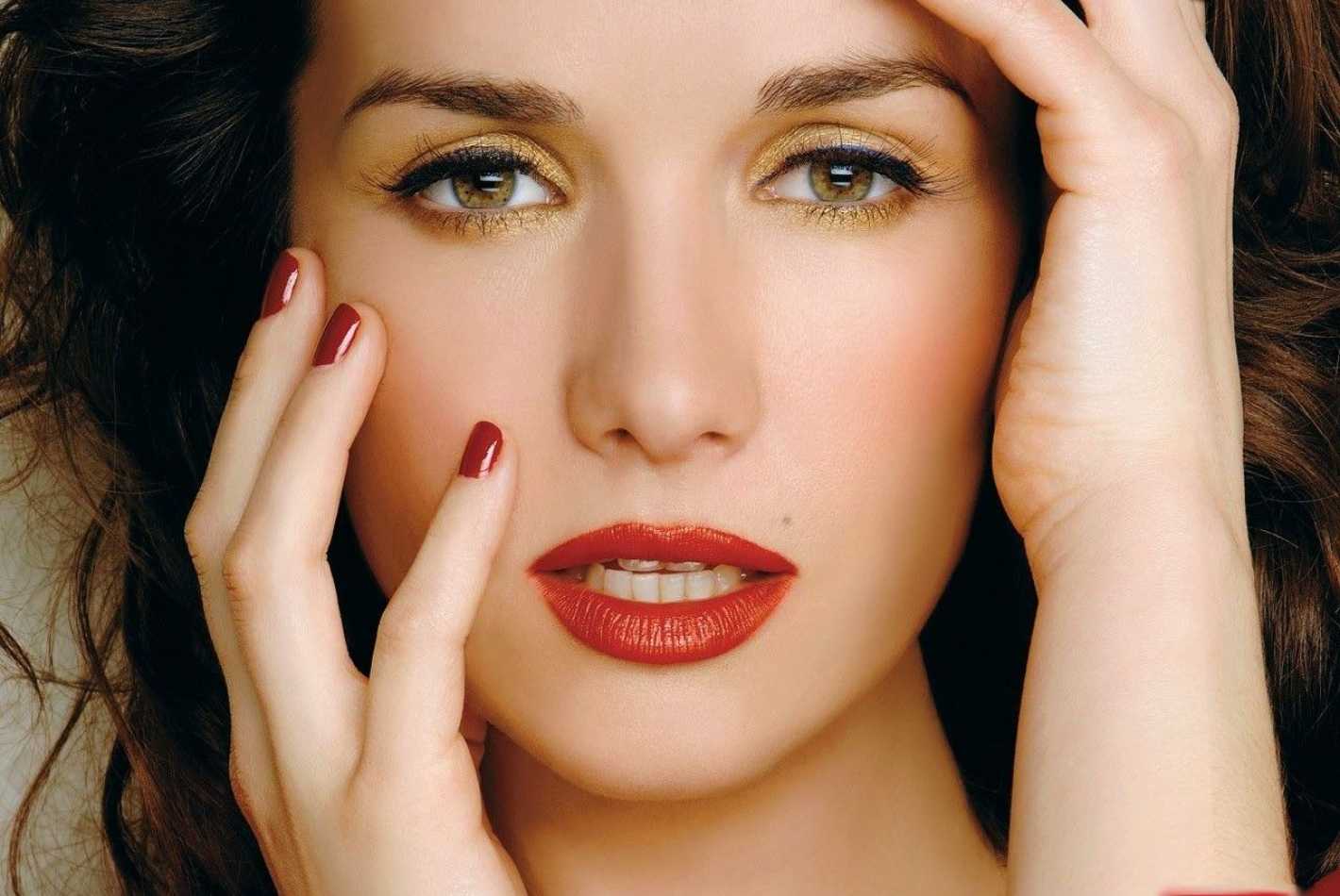 Irreconocible el original look de Natalia Oreiro en Rusia  Mendoza Post