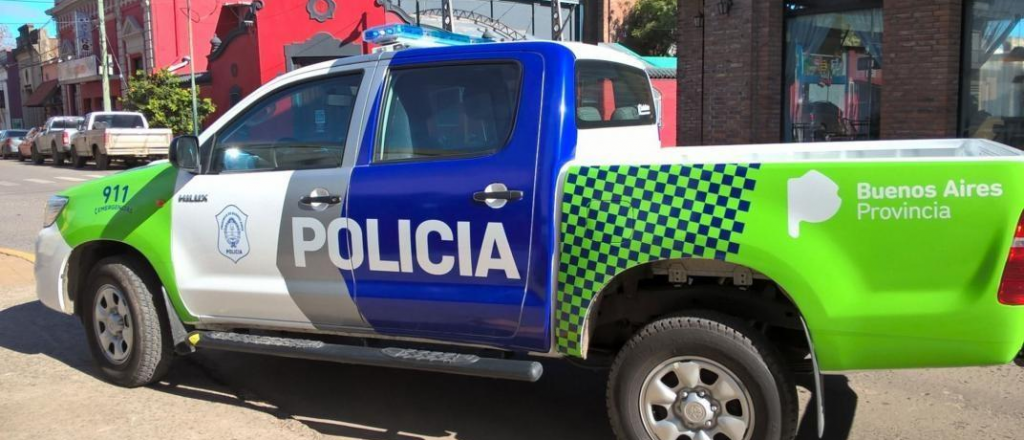 Un policía hirió de gravedad a su expareja y al novio de ella 