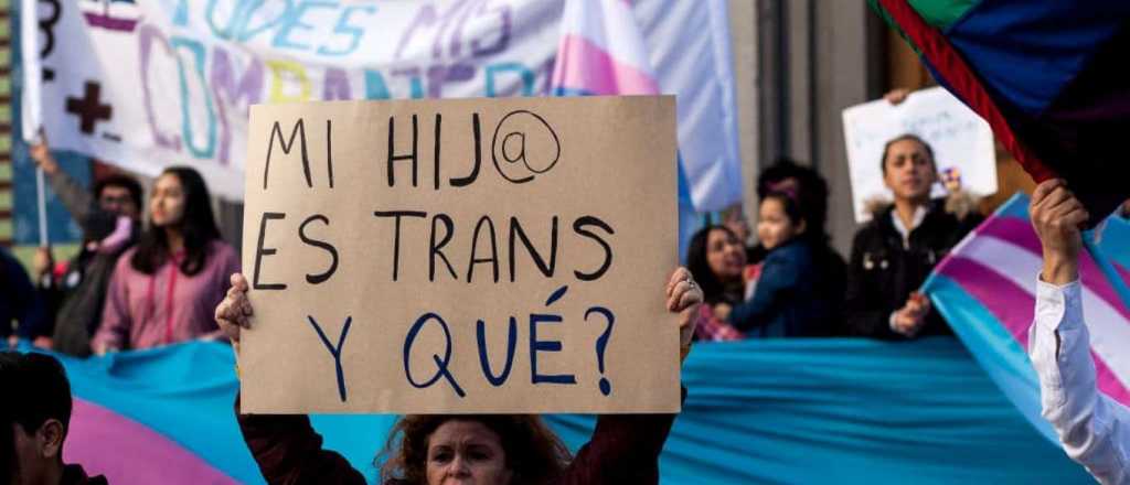 PAMI deberá pagar el agrandamiento de pechos a una mujer "autopercibida"