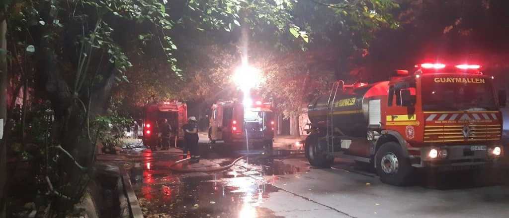 Murió una mujer en el incendio de un edificio en Godoy Cruz