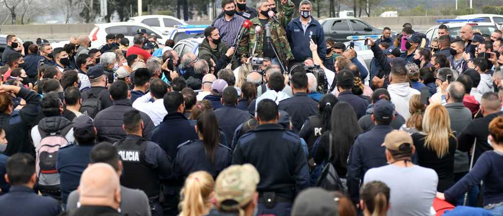 Policías bonaerenses rechazaron dialogar con Fernández en Olivos