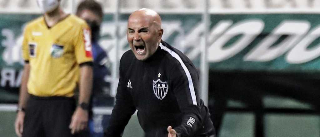 Sampaoli perdió contra su ex equipo y no pudo llegar a la cima del torneo