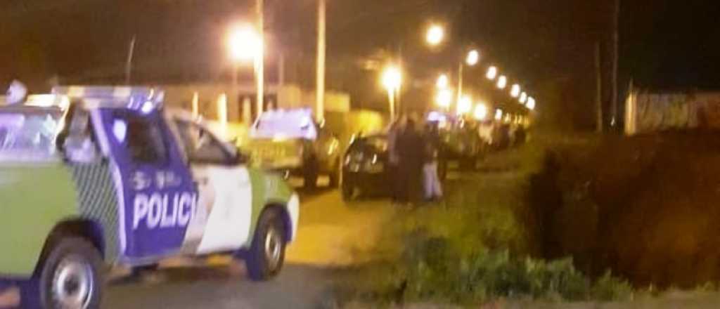 Toma de tierras: tiros y piedrazos entre la Policía y un grupo de personas