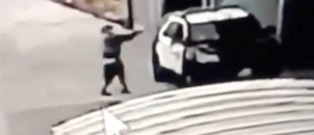 Video: ataque a tiros contra dos policías en Estados Unidos