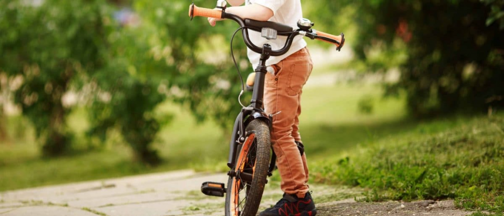 Un nene de 9 años apuñaló a otro de 10 por una bicicleta