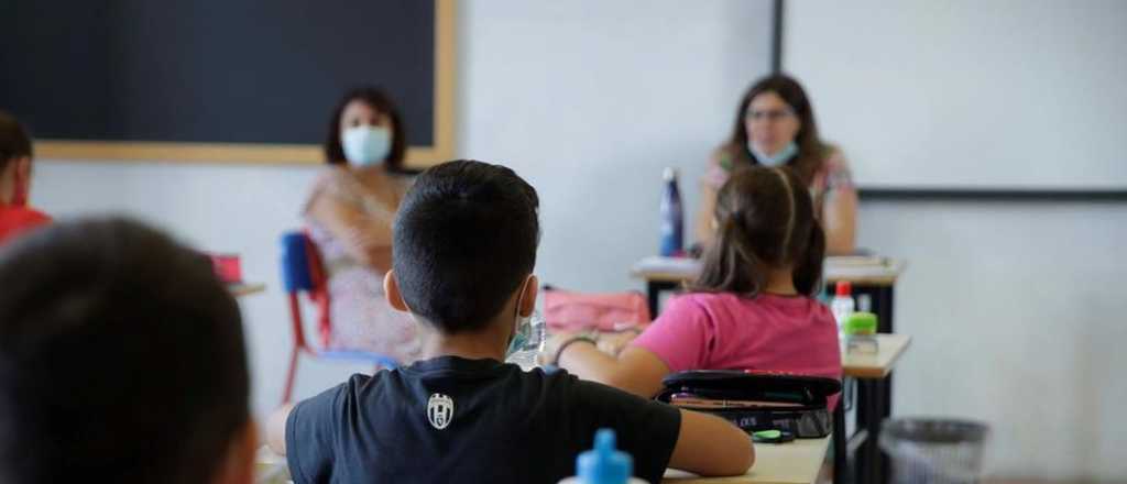 Docentes de todo el país piden volver a la escuela "urgente"