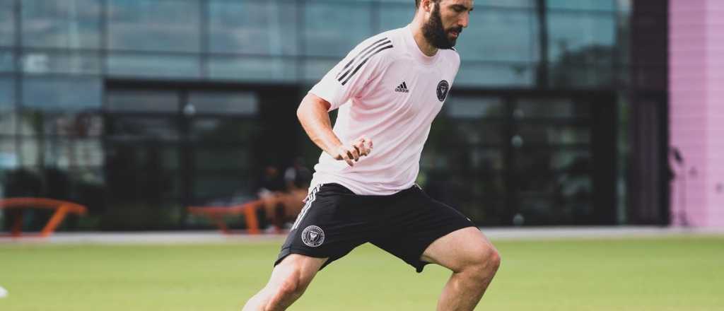 Higuaín fue presentado en el Inter Miami con un espectacular video