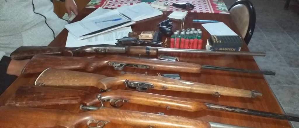 Secuestraron un arsenal de armas en Santa Rosa