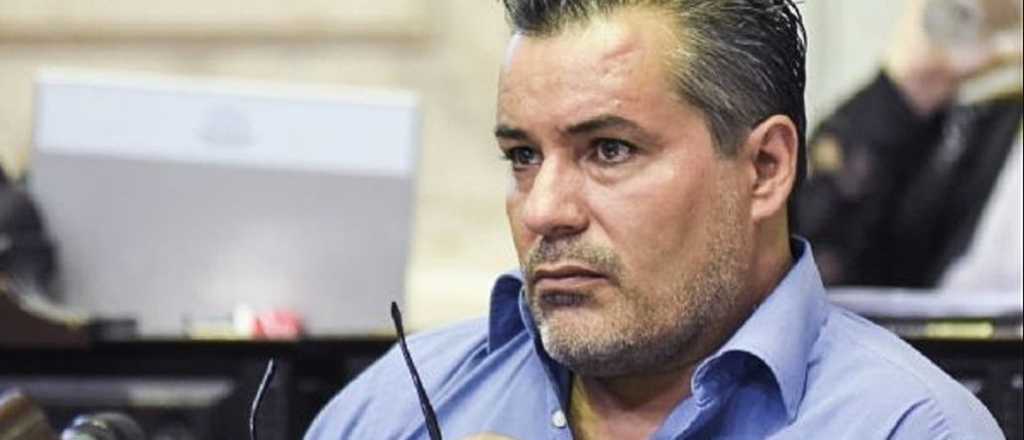 El diputado del escándalo sexual renunció a su banca