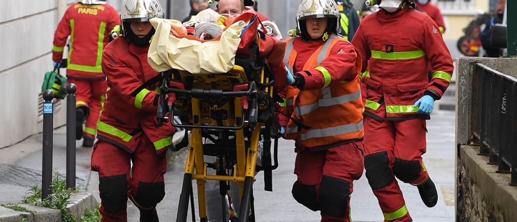 4 apuñalados y 1 detenido en París cerca de la ex oficina de Charlie Hebdo