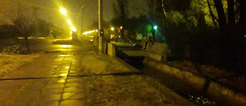 San Rafael: chocó contra un árbol porque "se le corrió" el auto