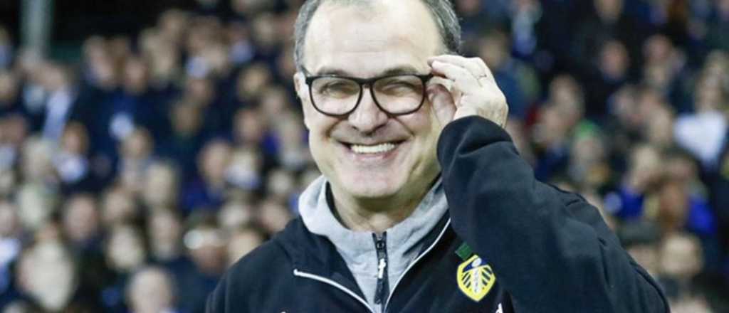 Marcelo Bielsa ahora tiene su propio modelo de zapatillas