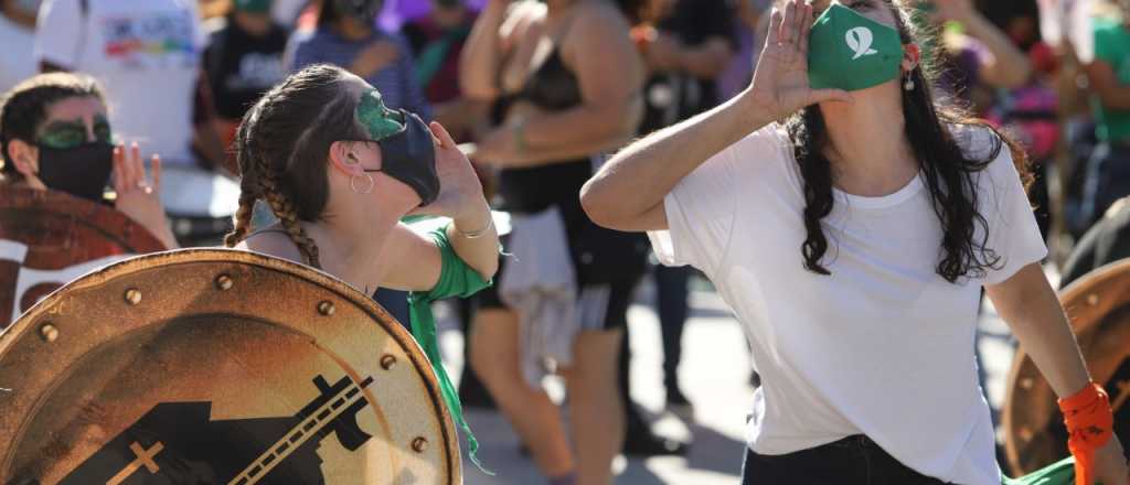 Pañuelazo por el aborto legal en la Argentina