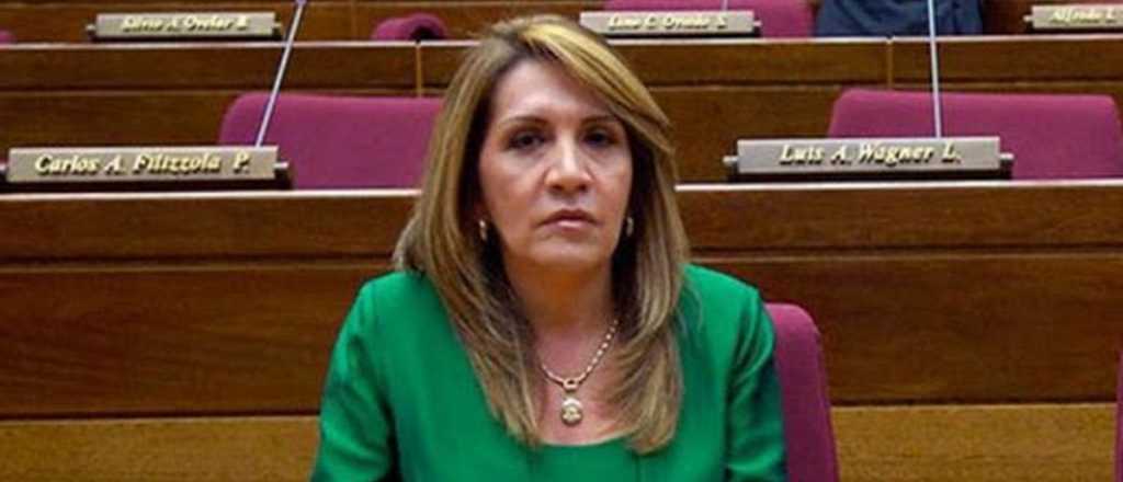 Video: una senadora hizo una fiesta y se emborrachó, harta de la cuarentena