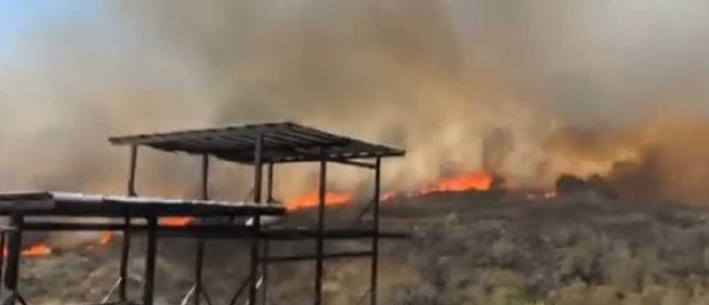 Incendios en Córdoba: el dolor de un hombre que tuvo que abandonar su casa por el fuego