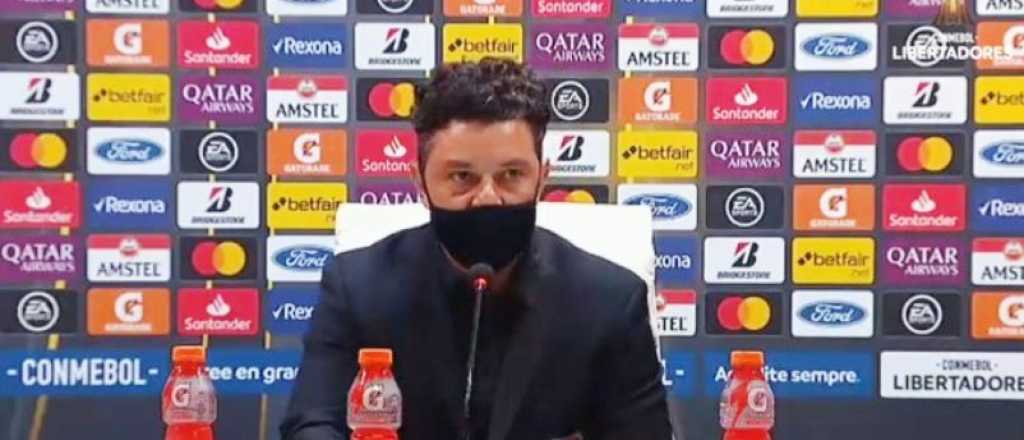 Gallardo se enojó y protagonizó un blooper en la conferencia de prensa