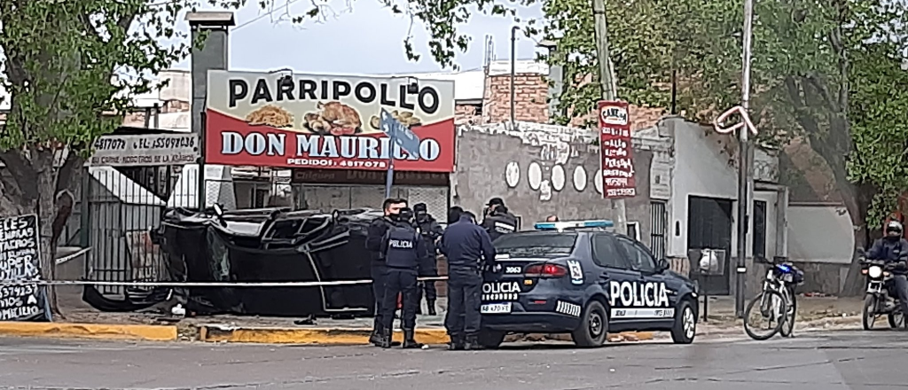 Maipú: chocaron, volcaron y fueron detenidos por llevar 500 balas 