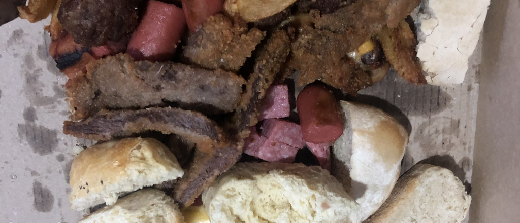 Se viralizó la foto de esta insólita "picada caliente" de reconocido restaurante