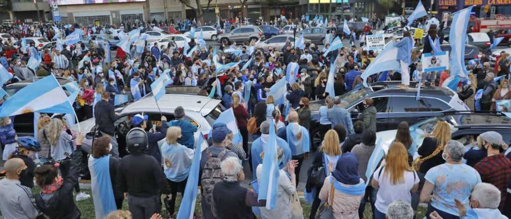 Comenzó el banderazo del #12O en todo el país