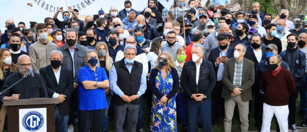 Duhalde se cortó solo y armó su propio "Día de la Lealtad"