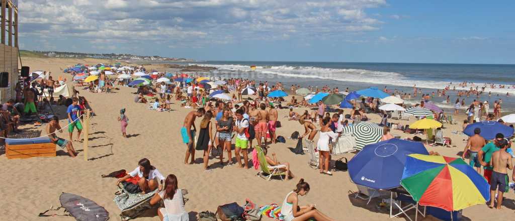 Seis argentinos fueron arrastrados por el mar en Punta del Este