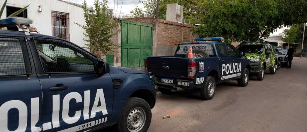 Vio pasar su camioneta robada y los ladrones cayeron en el Este