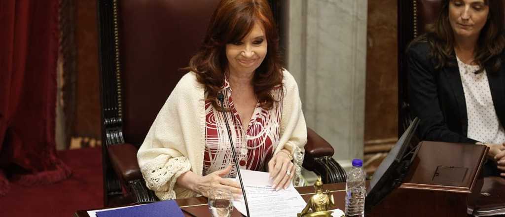 Después de un año y medio, todos los senadores volverán a sesionar juntos