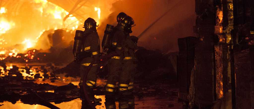 Bomberos de Luján hacen colecta para equipamiento: cómo colaborar