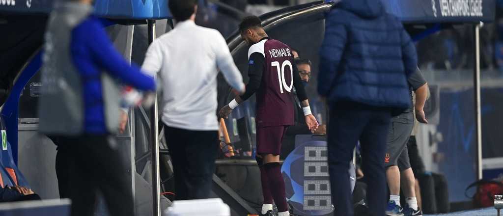 Neymar tiró un caño, lo golpearon y debió salir lesionado