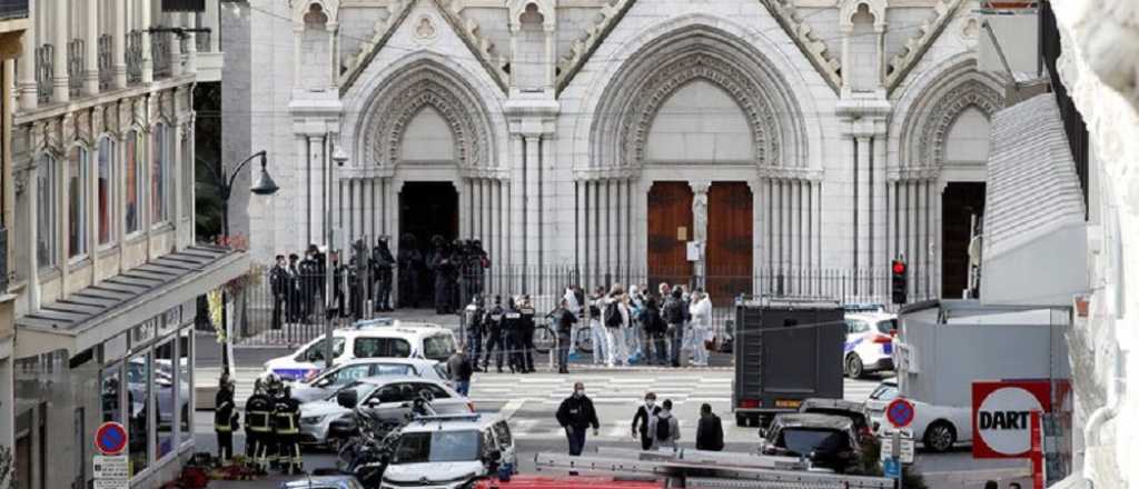 Ataque en Francia dejó tres muertos, uno de ellos decapitado