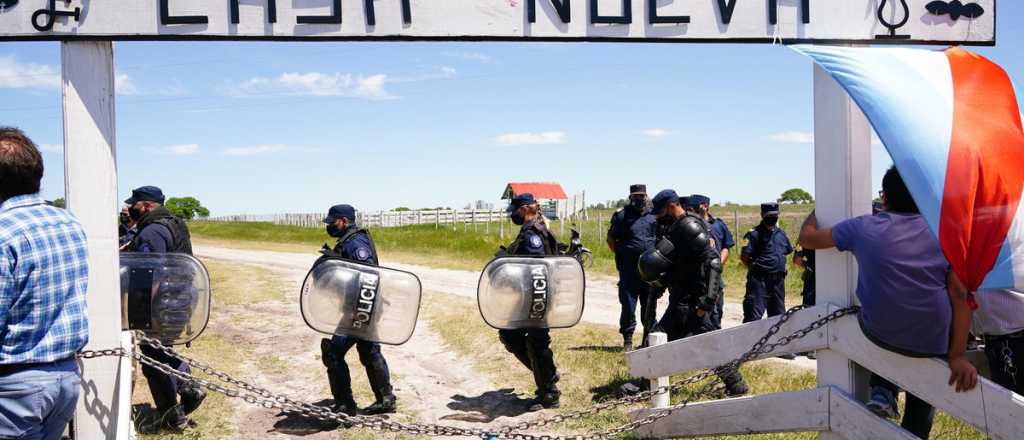 Etchevehere: la policía ingresó a desalojar pero Dolores se resiste