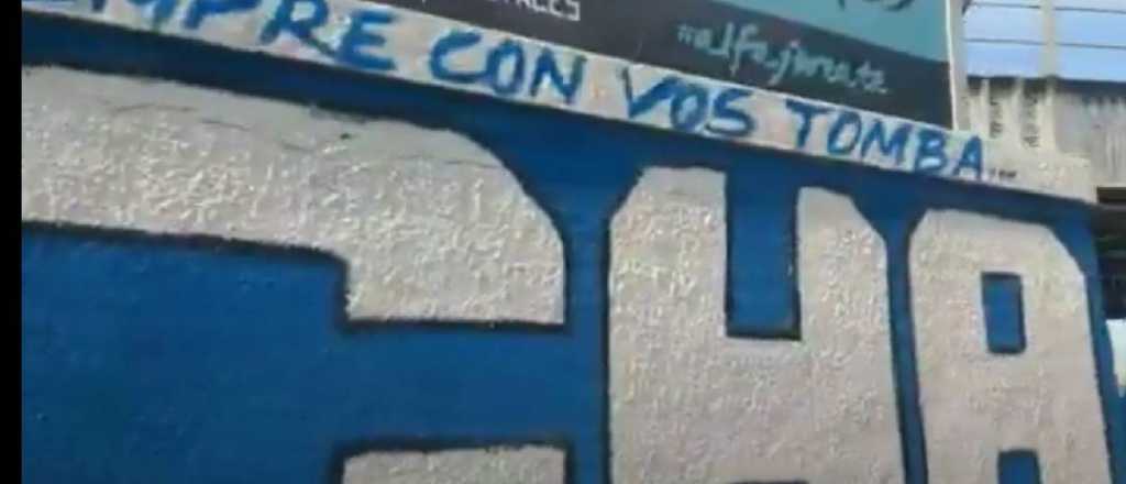 Los hinchas de Godoy Cruz pintaron un mural espectacular